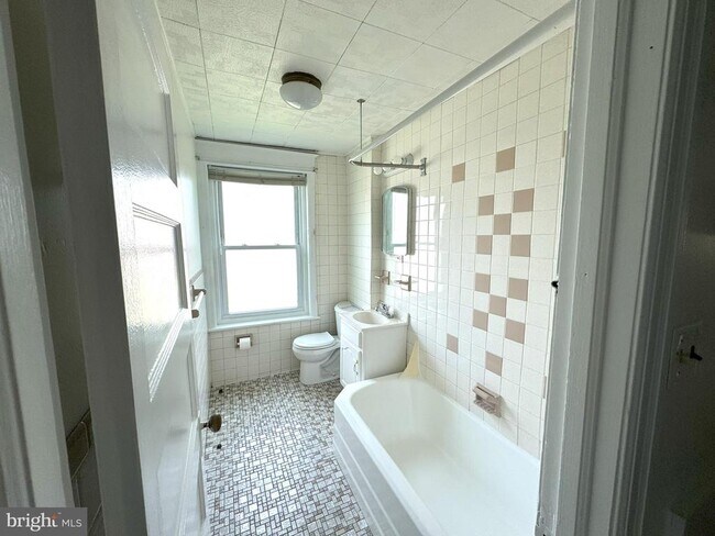Photo - 176 McKinley St House