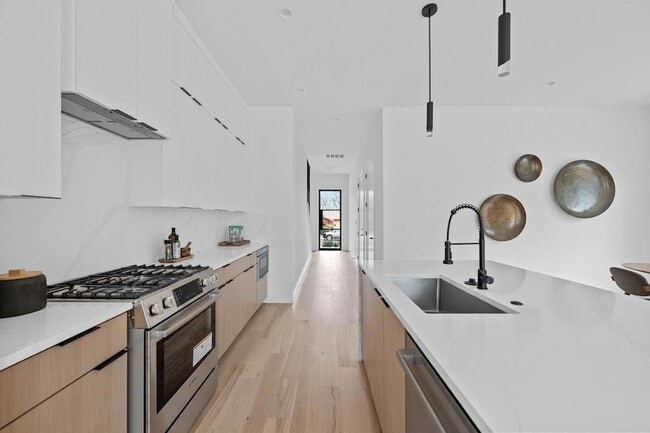 Photo - 1409 Valleyridge Dr Unit B