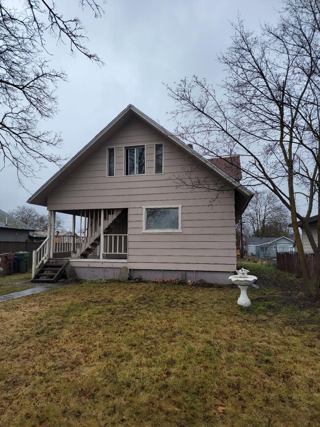 Building Photo - 4007 N Napa St Unit #1 Rental