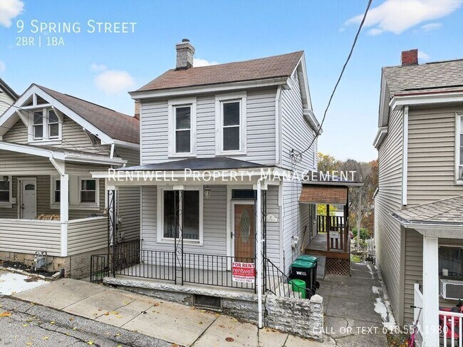 Photo - 9 1/2 Spring St