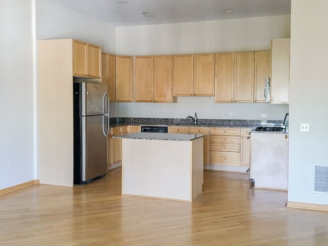 Photo - 2743 N Southport Ave Unit 3S