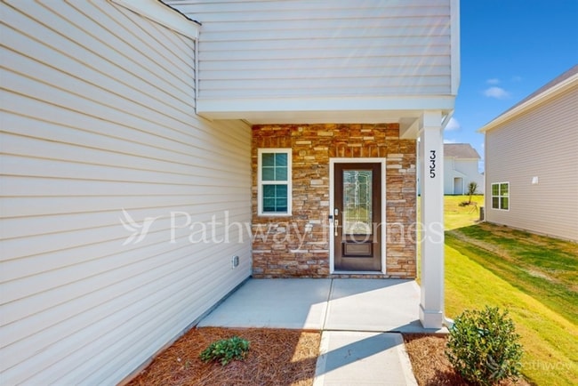 Photo - 335 Kennerly Center Dr