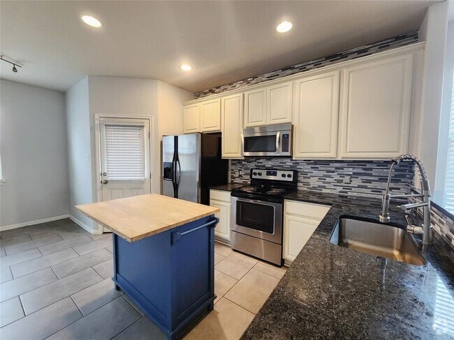 Building Photo - 5921 Red Bud Ridge Ln Rental