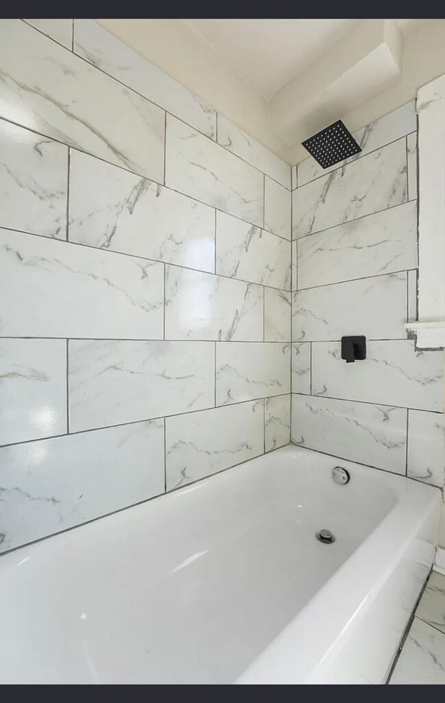 Photo - 3906 Catalpa St Unidad 2