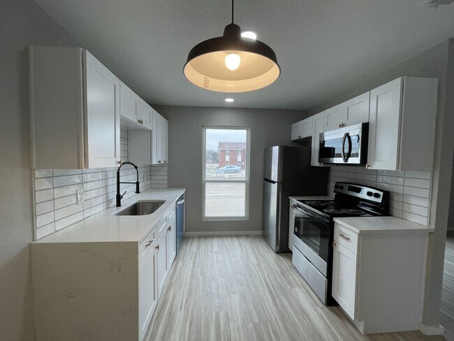 Photo - 1603 Benttree Dr Unit B