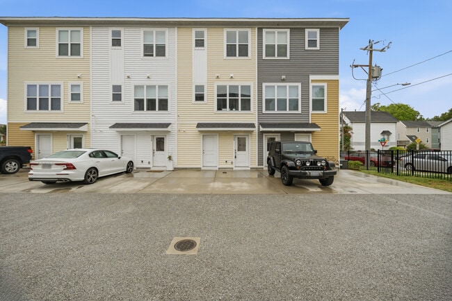 Building Photo - 909 Baltic Ave