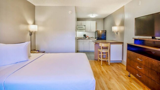 Photo - 4909 S Wendler Dr Unidad C303