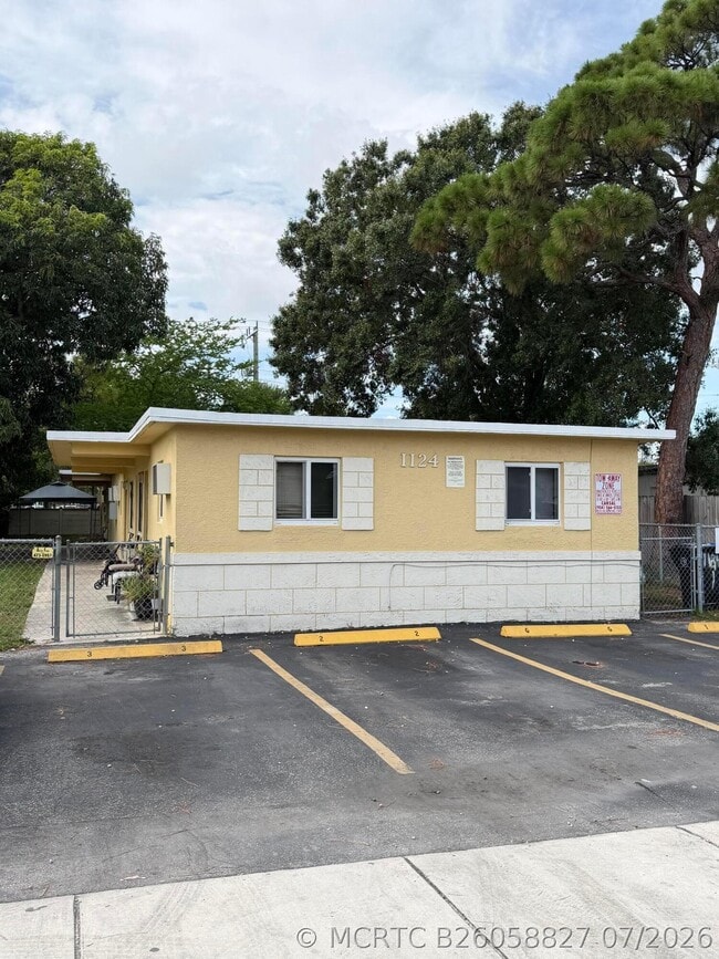 Building Photo - 1124 NW 2nd St