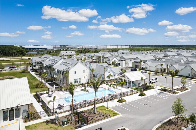 Pool - The Cottages at Tradition