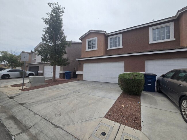 Photo - Lock in $1795 Off your third month rent - 3 Bedroom Home near North Las Vegas