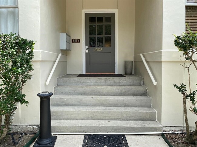 Photo - 2905 Albany St Unit 2