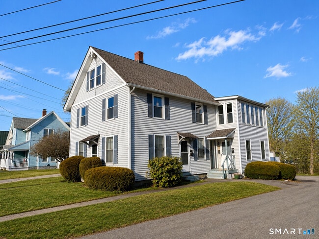 Building Photo - 10 Riverside Ave Unit U3