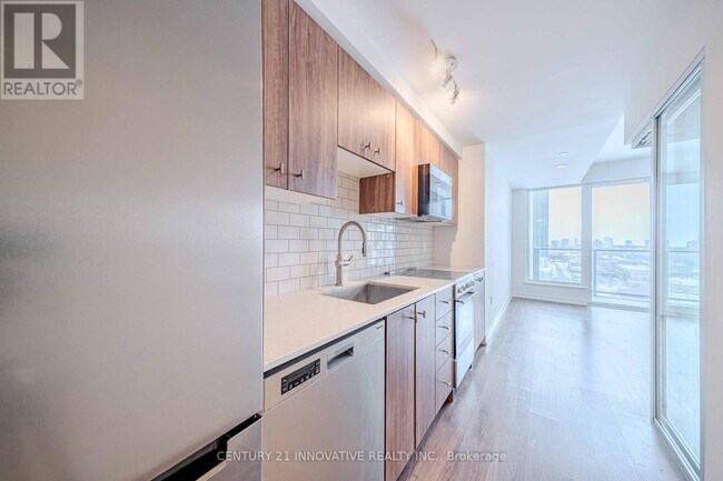 Photo - 15 Wellington St S Unit 1005