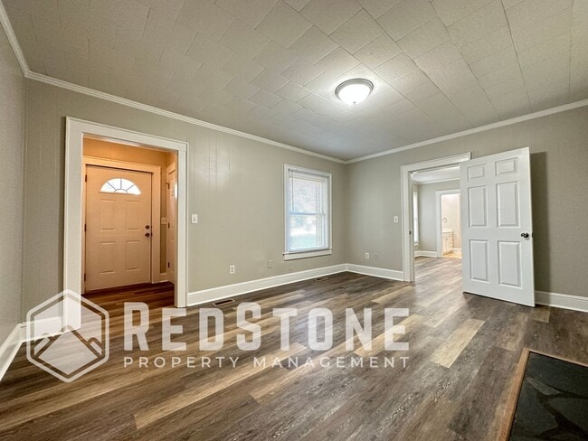 Photo - 817 Oakley St