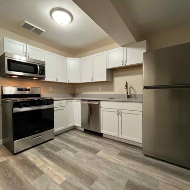 Photo - Trailway Apartments