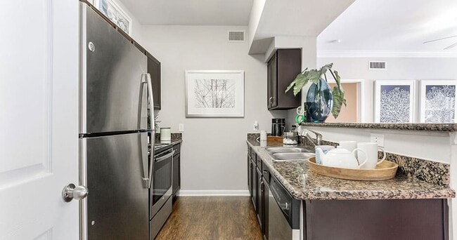 Photo - One Month Free on Houston 1-Beds! Unidad ODF1