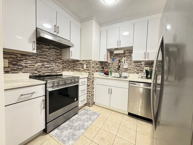 Building Photo - 18 Buckley St Unit 2