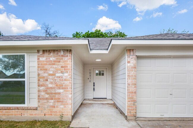 Photo - 10814 Mackenzie Dr