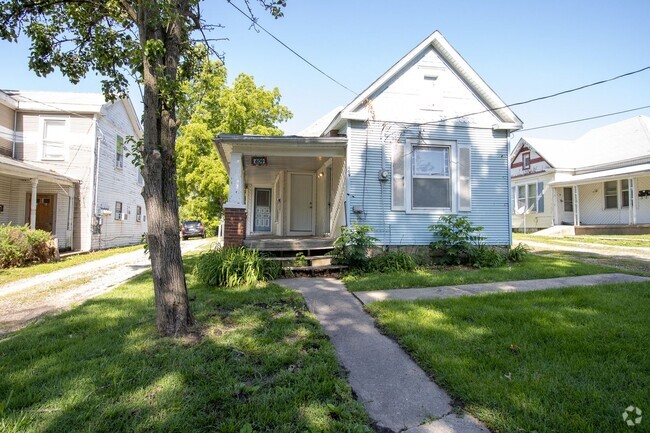 Building Photo - Remodeled 3 Bed 2 Bath Home