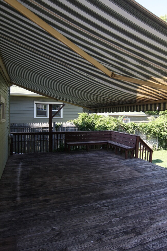 Photo - 5623 Winthrop Avenue