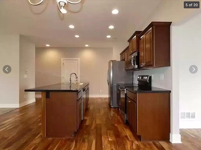 Photo - Rent: $1950 - 3 Bed House