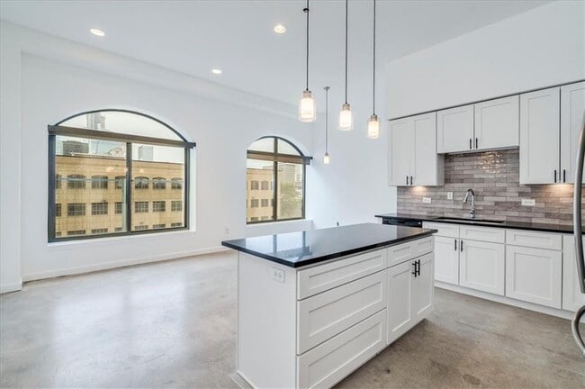 Photo - 507 Sabine St Condo Unit 402