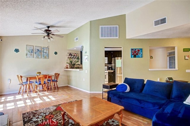Photo - 985 Sunrise St