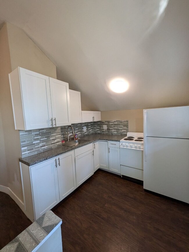 231 E Market St Unit 2
