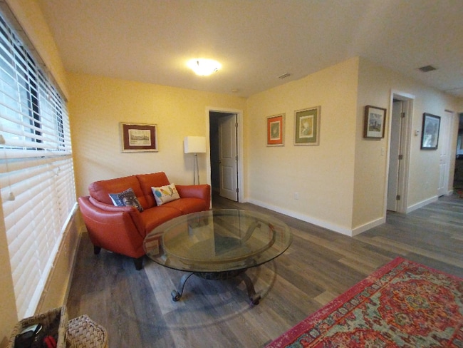 Photo - 1865 Washington Ave