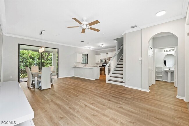 Photo - 14617 Sutherland Ave