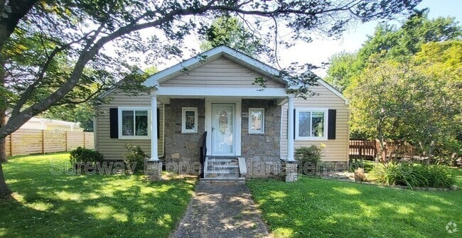 Building Photo - 460 Old State Rd Rental