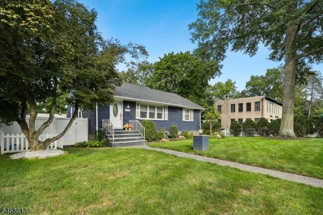 383 Closter Dock Rd