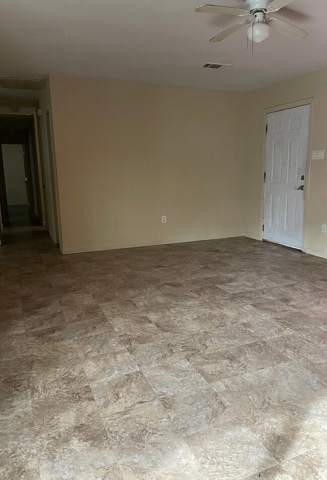 Sala de estar - 3418 S Robertson St