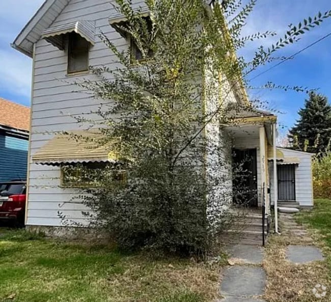 Building Photo - Coming Soon! Section 8 Accepted! Renovatio... Rental