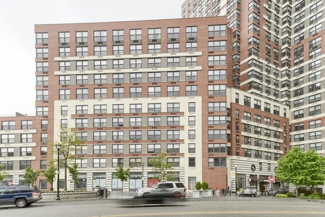 Building Photo - 102 Christopher Columbus Dr Unit 901