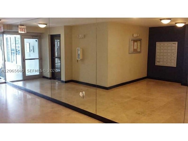 Building Photo - 1605 Bay 403 Bay Unit 403