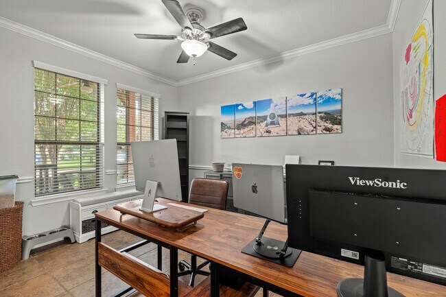 Photo - 14402 Hazeldale Dr