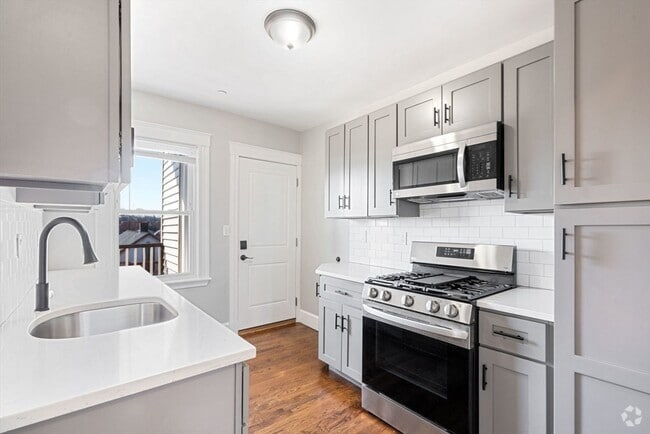 Building Photo - 10 Centre Ave Unit 5 Rental