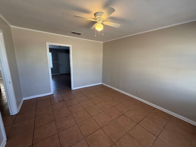 Photo - 1344/1346 Shamrock Unit 1346 Shamrock St