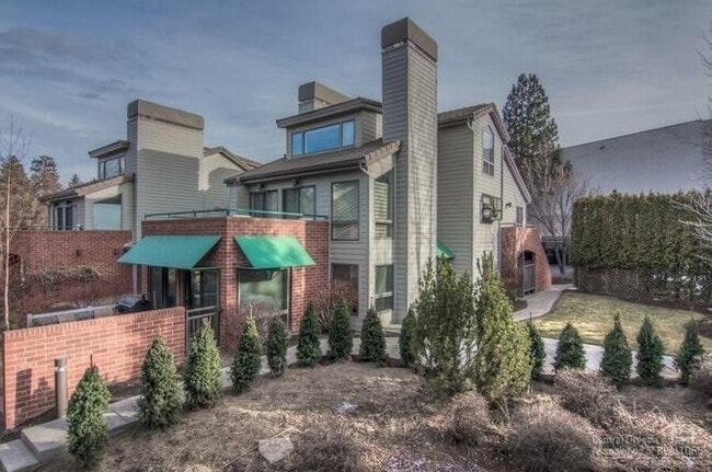 Photo - Beautiful Riverfront Condo in NW Bend!