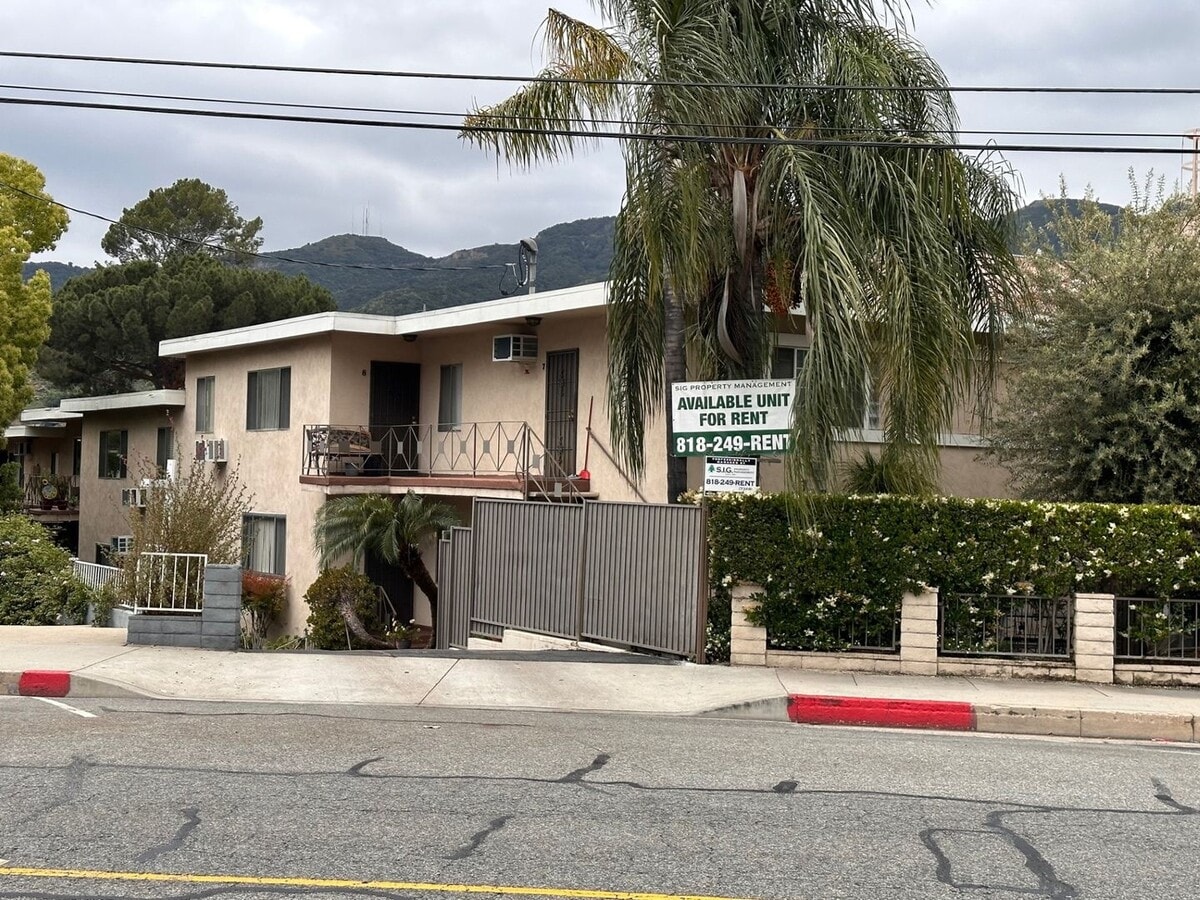 Photo - Montrose, 3104