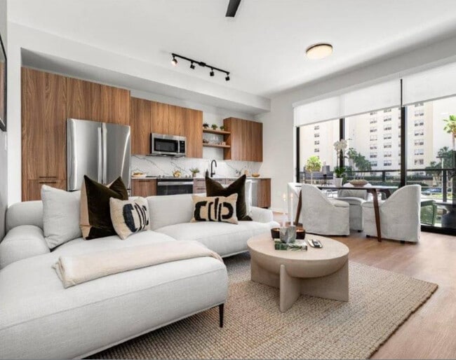 Photo - 11285 Biscayne Blvd Unit 811