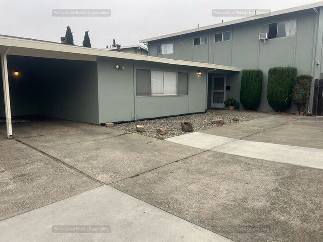Building Photo - Coming soon! Rental