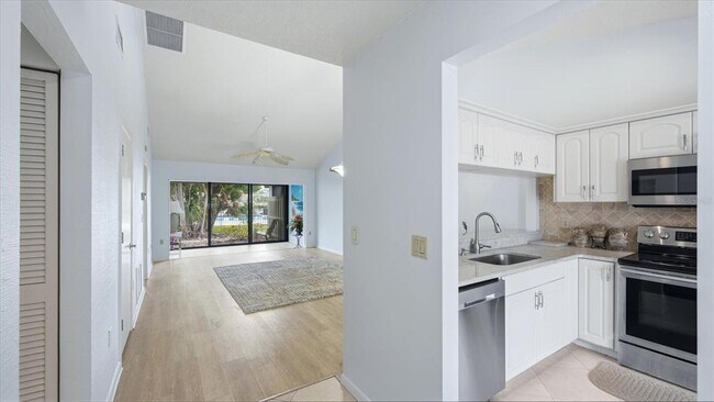 5350 Myrtle Wood