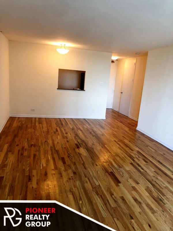 Photo - 4600 N Clarendon Ave Unidad 1207