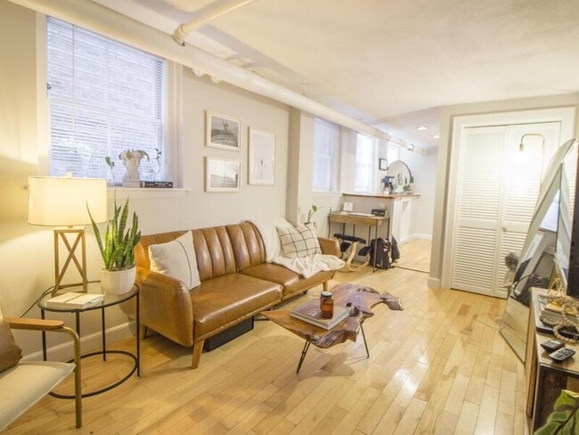 Photo - 73 Revere St Unidad B Rental