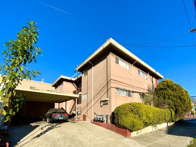 Building Photo - RENOVATED Unit 3405 Rental