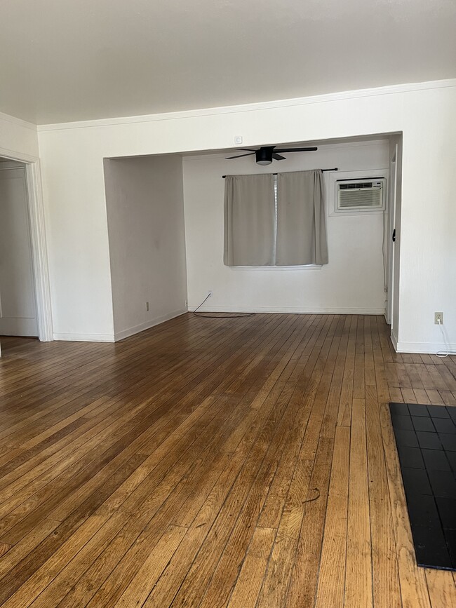 Photo - 1302 Sampson St