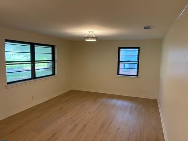 Photo - Gorgeous 3 Bedroom Remodeled Home