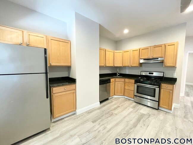 Photo - 174 Bolton St Unit 1